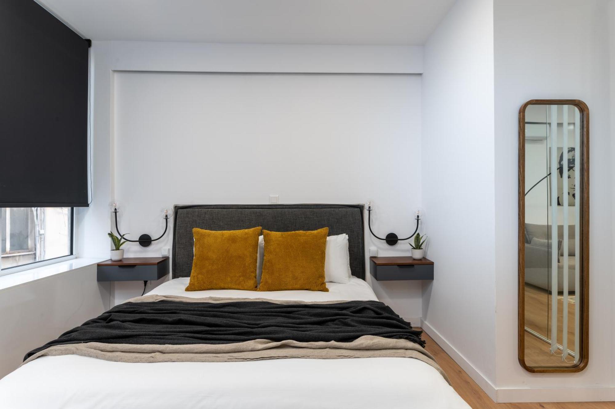 Modern In The Center Of Apartment *